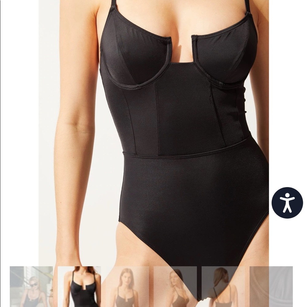 SOLID & STRIPED ‘THE VERONICA’ bathing suit. NEVER WORN.
